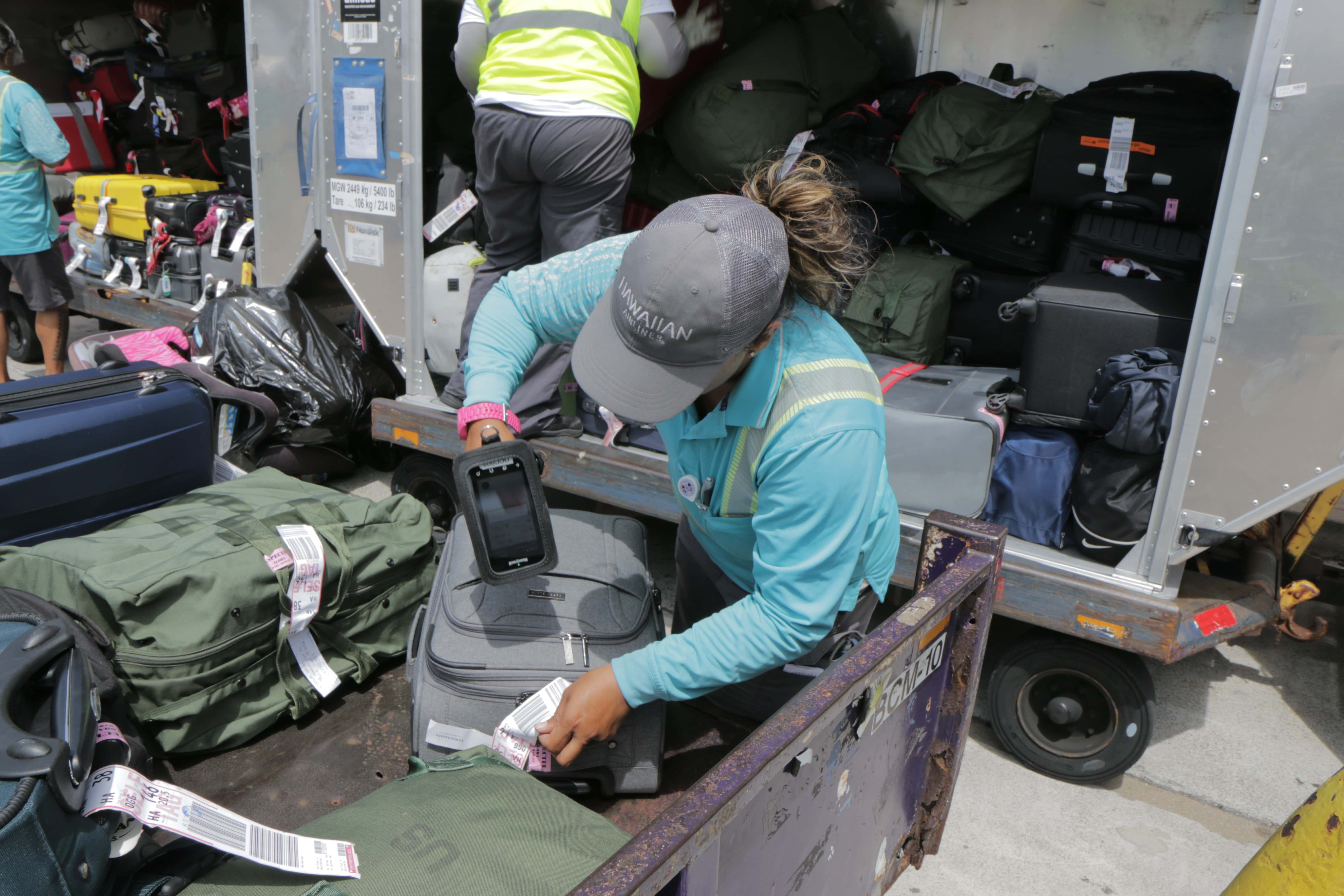 Hawaiian airlines store lost baggage